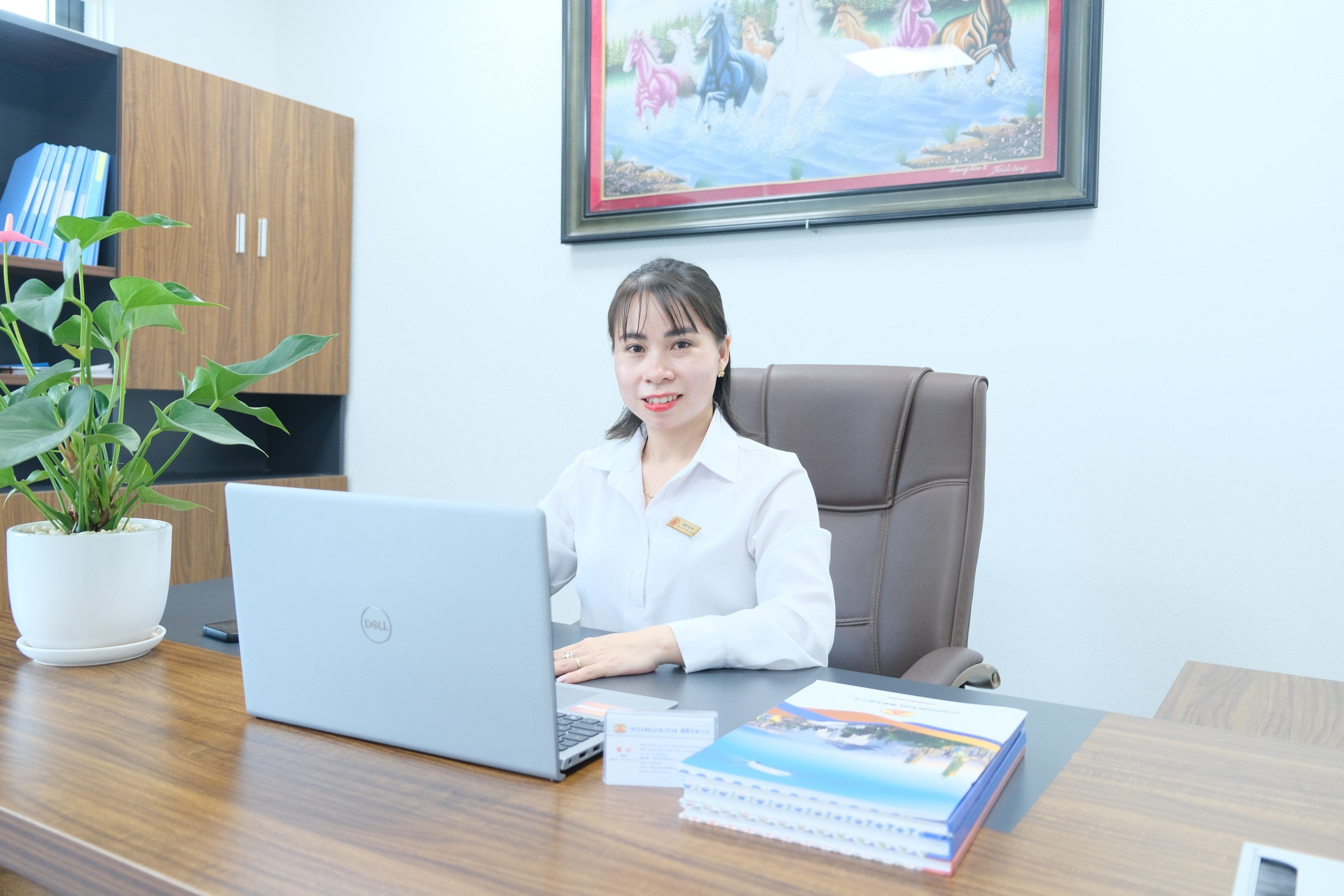 Giám đốc Công ty - Bà Đặng Thị Hà