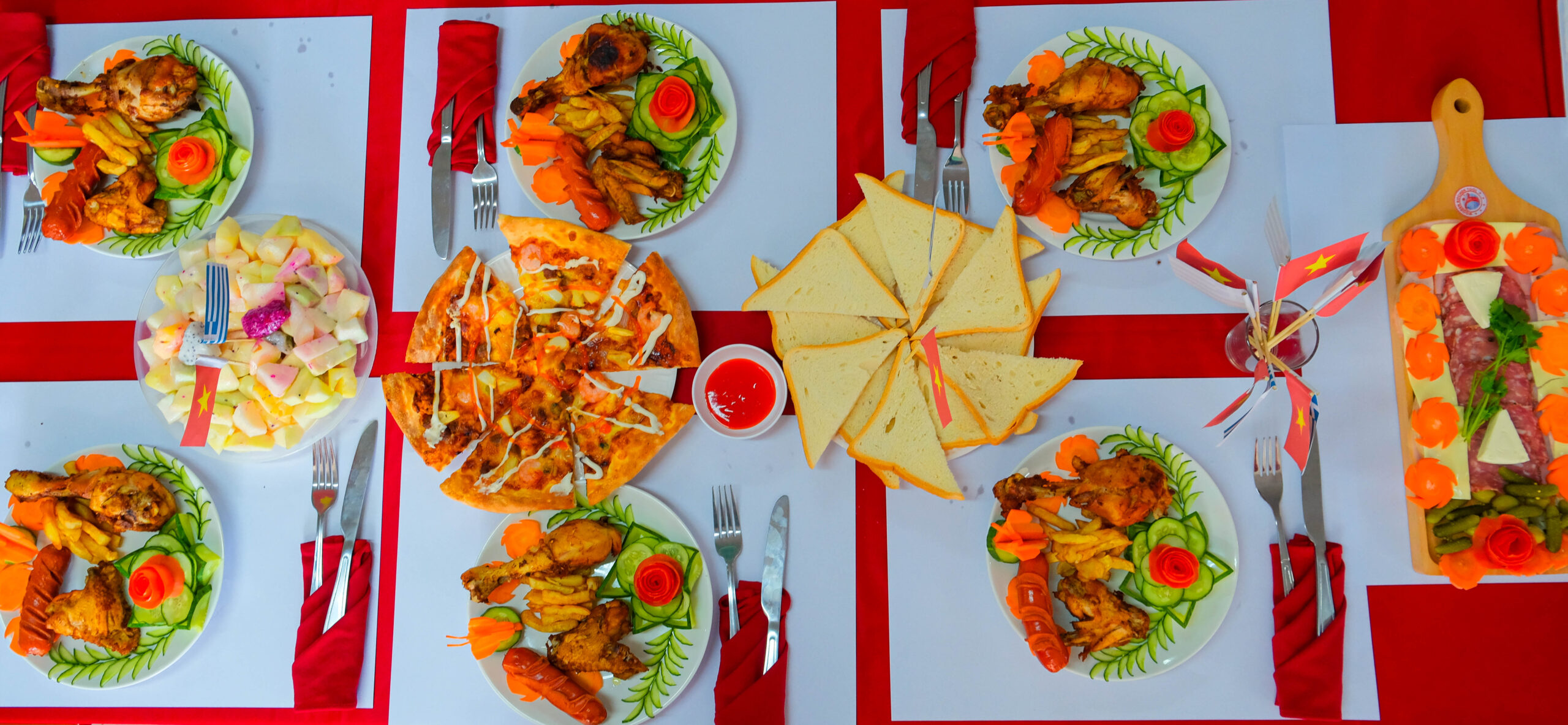 Trang trí bàn ăn Hy Lạp ấn tượng - Đội 5