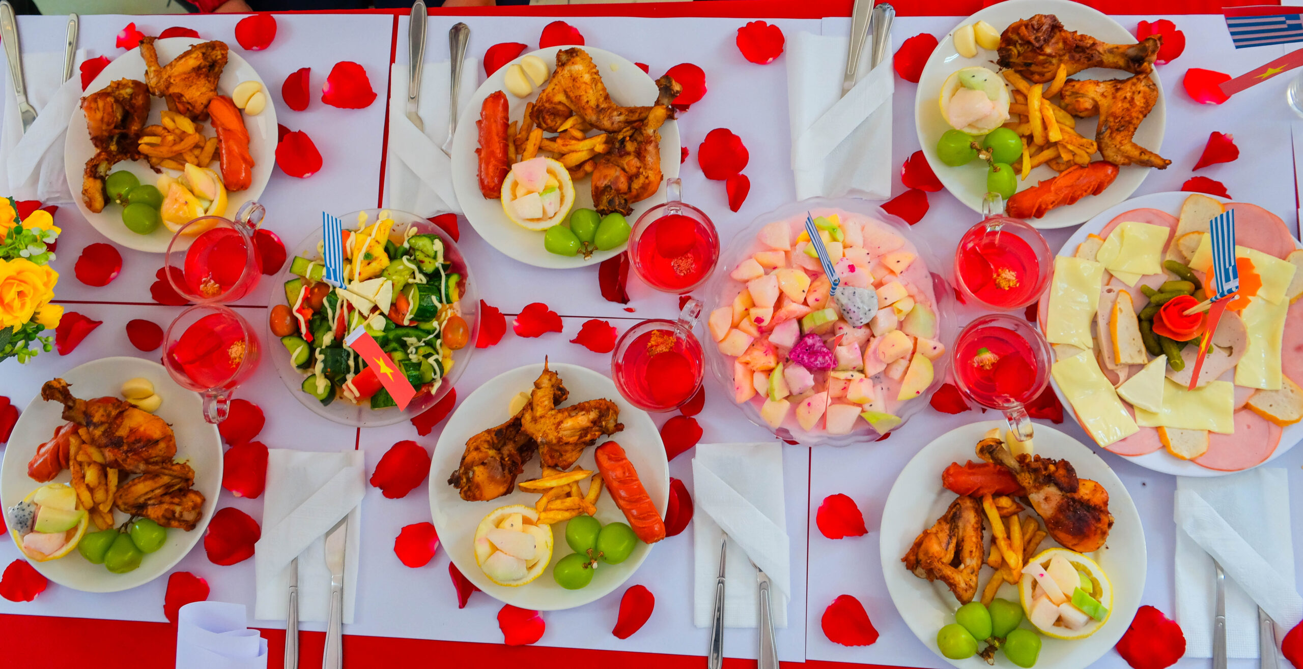 Trang trí bàn ăn Hy Lạp ấn tượng - Đội 1