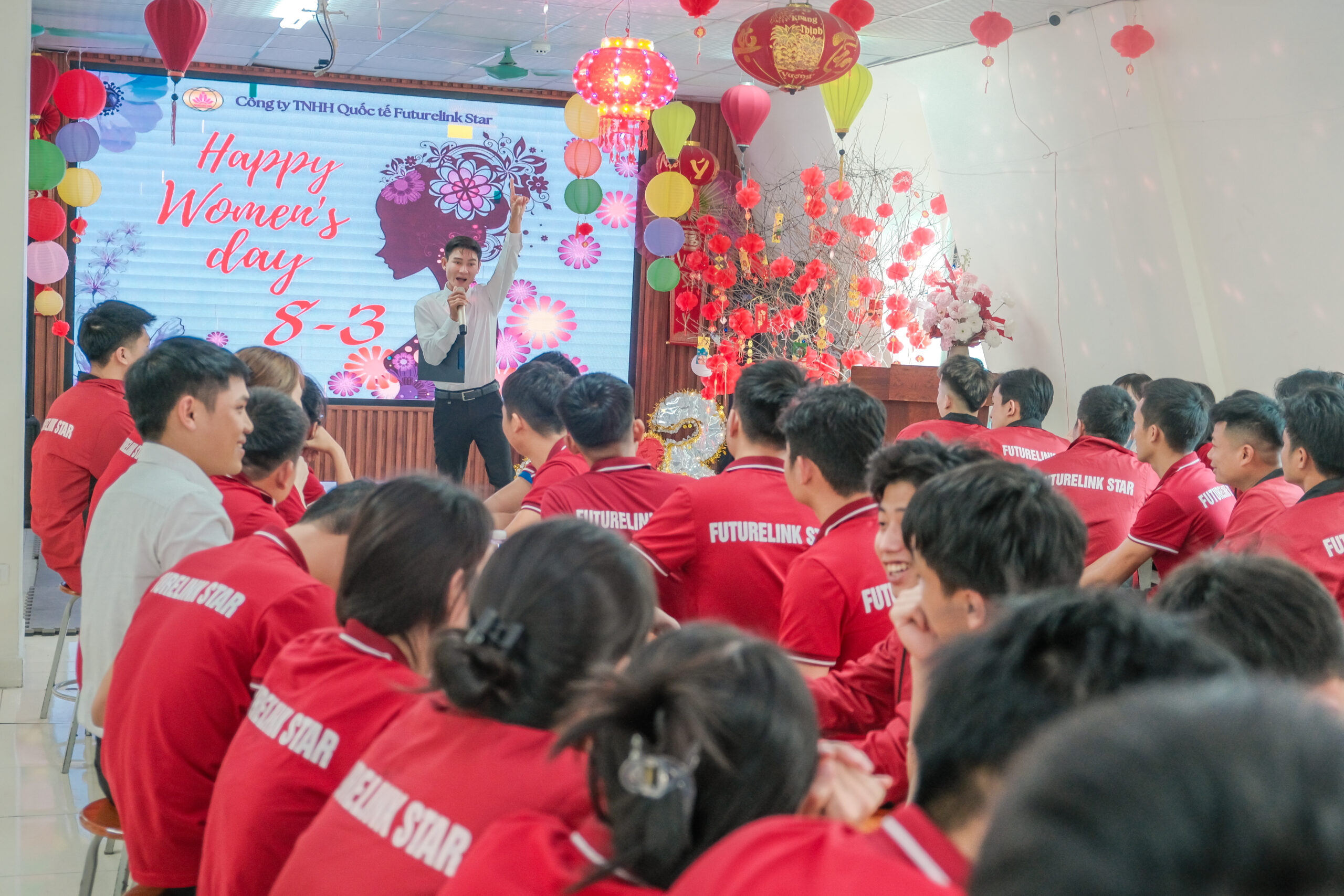 Sự kiện 8/3 diễn ra vui vẻ, hào hứng tại hội trường công ty Futurelink Star